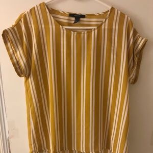 Loose fitting, short sleeve top